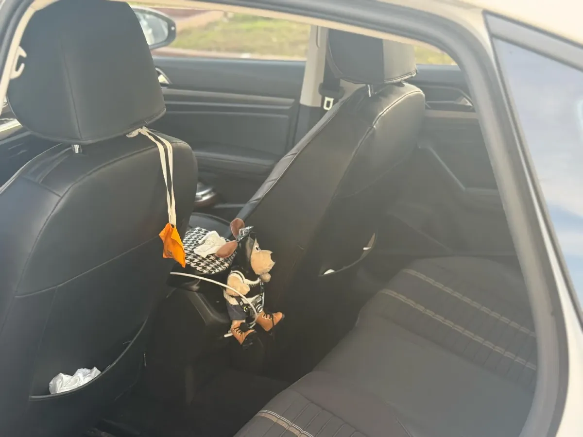 2022 Volkswagen T-Roc 1.4T 150HP L4 7DCT,autocango,china used car exporter,china ev exporter,chinese used car exporter,chinese used ev exporter