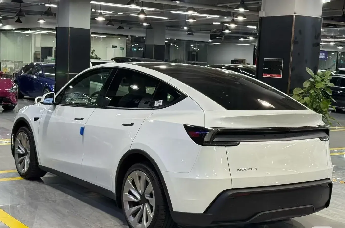 2025 Tesla Model Y BEV,autocango,china used car exporter,china ev exporter,chinese used car exporter,chinese used ev exporter