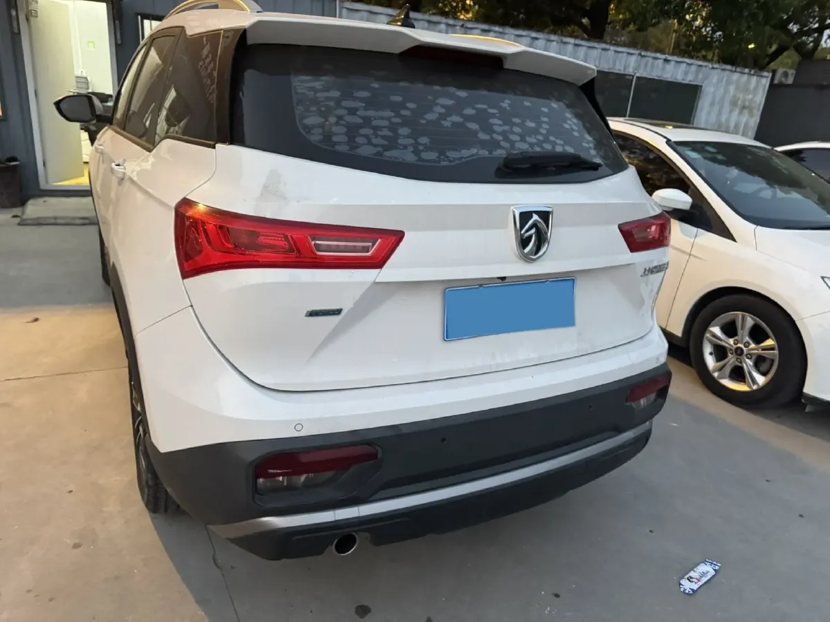 2018 BaoJun 530 1.5T 150HP L4 6MT,autocango,china used car exporter,china ev exporter,chinese used car exporter,chinese used ev exporter