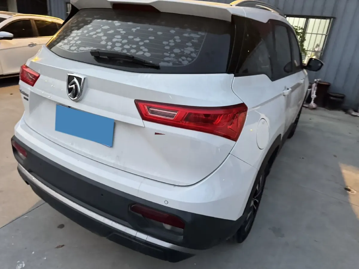 2018 BaoJun 530 1.5T 150HP L4 6MT,autocango,china used car exporter,china ev exporter,chinese used car exporter,chinese used ev exporter