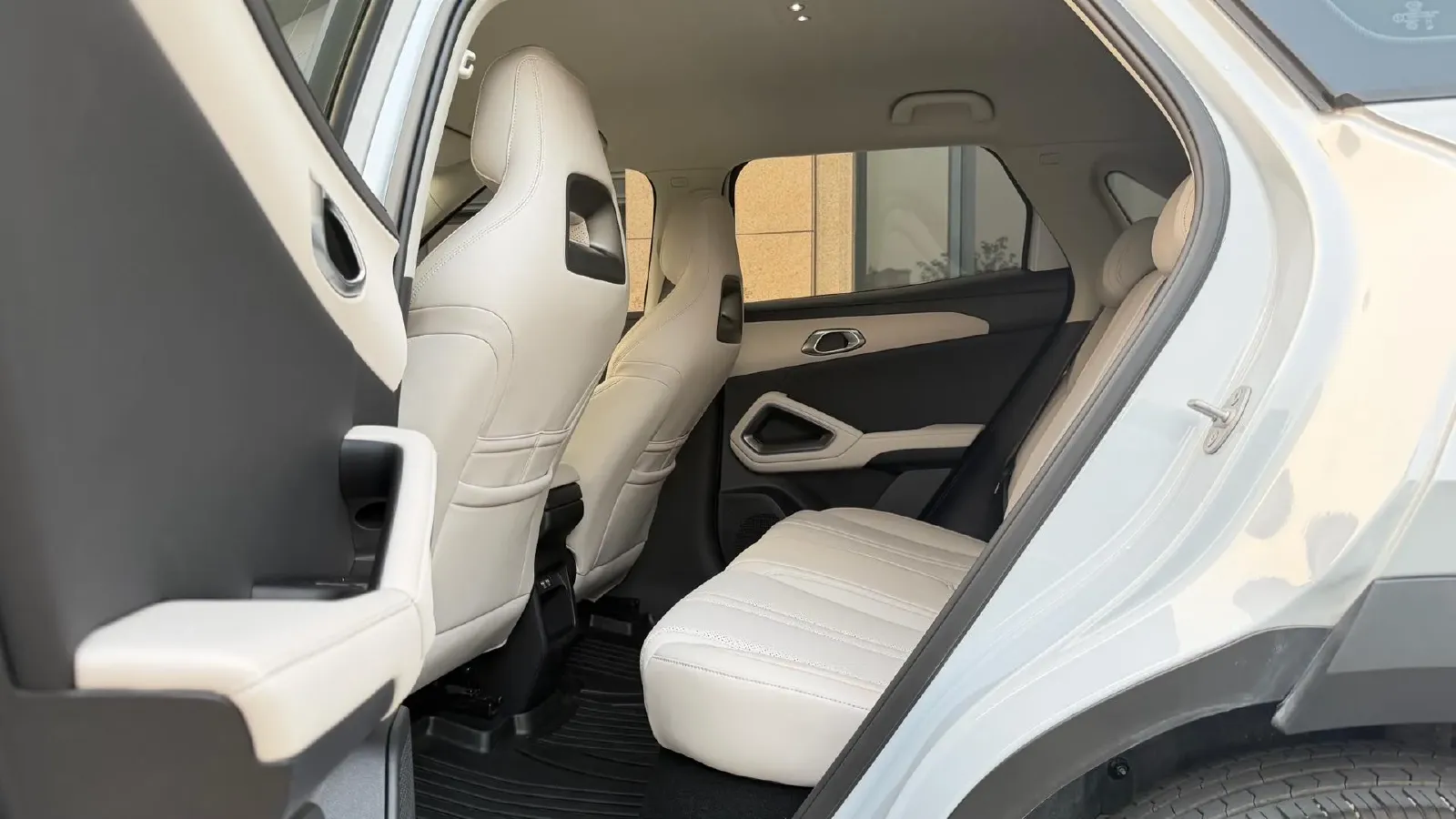 2024 BYD YuanUP BEV 45.12KWH,autocango,china used car exporter,china ev exporter,chinese used car exporter,chinese used ev exporter