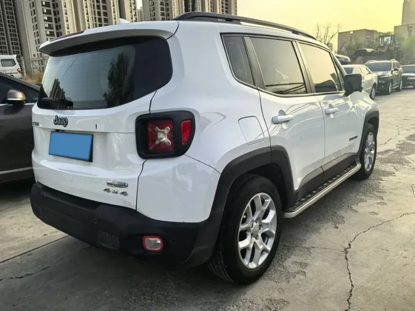 2017 Jeep Renegade 1.4T 150HP L4 7DCT,autocango,china used car exporter,china ev exporter,chinese used car exporter,chinese used ev exporter