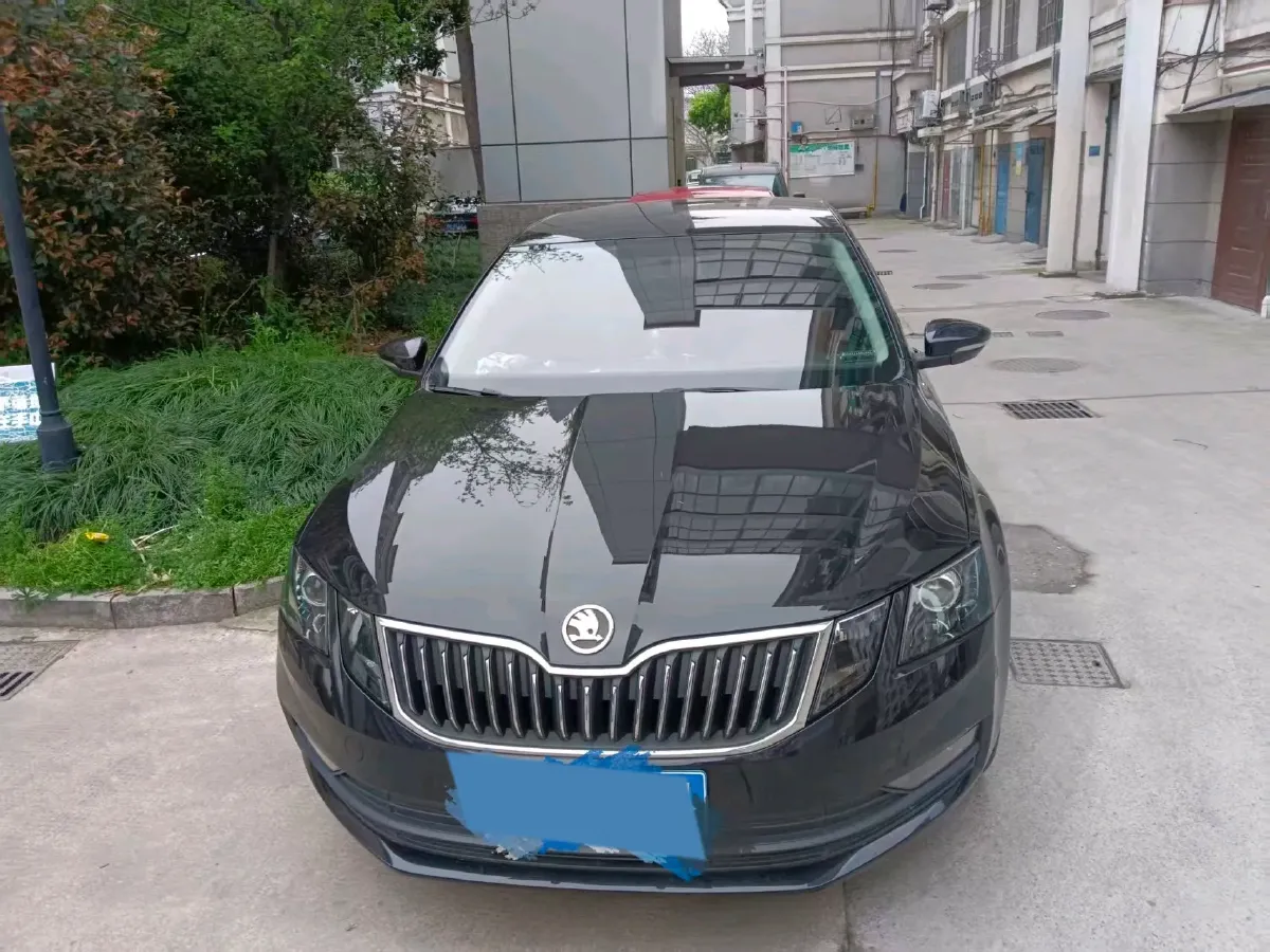 2022 Skoda Octavia 1.5L 113HP L4 6AT,autocango,china used car exporter,china ev exporter,chinese used car exporter,chinese used ev exporter