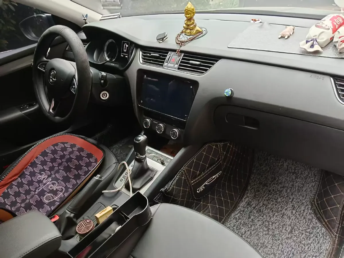 2022 Skoda Octavia 1.5L 113HP L4 6AT,autocango,china used car exporter,china ev exporter,chinese used car exporter,chinese used ev exporter