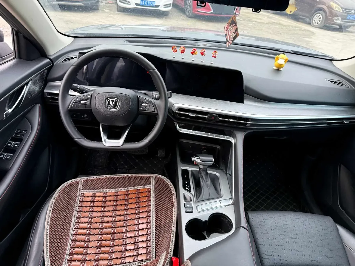 2021 ChangAn CS35 Plus 1.4T 160HP L4 7DCT,autocango,china used car exporter,china ev exporter,chinese used car exporter,chinese used ev exporter