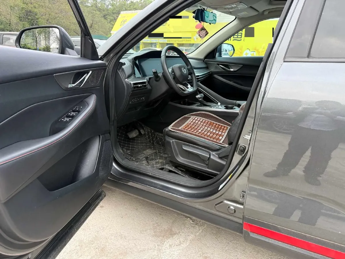 2021 ChangAn CS35 Plus 1.4T 160HP L4 7DCT,autocango,china used car exporter,china ev exporter,chinese used car exporter,chinese used ev exporter