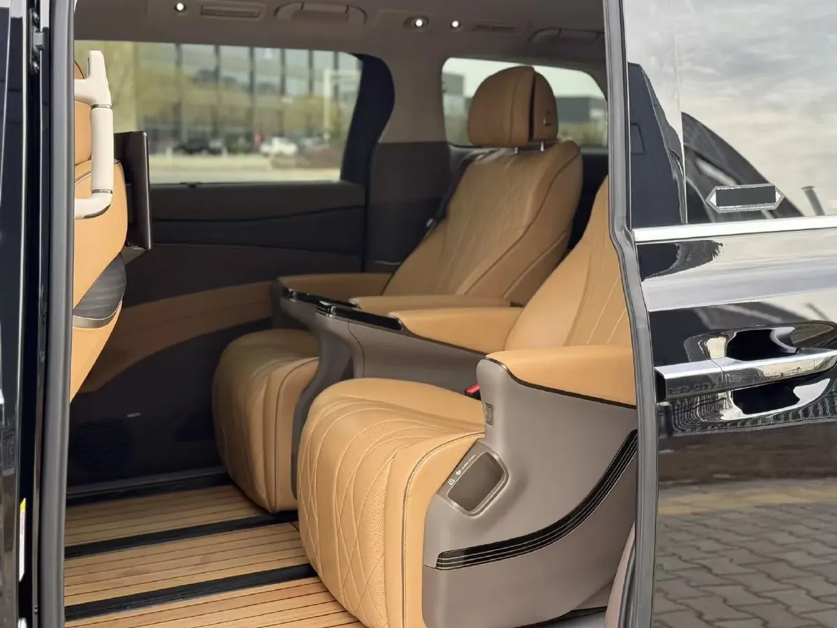 2022 Mercedes-Benz GLC Class 2.0T 197HP L4 9AT,autocango,china used car exporter,china ev exporter,chinese used car exporter,chinese used ev exporter