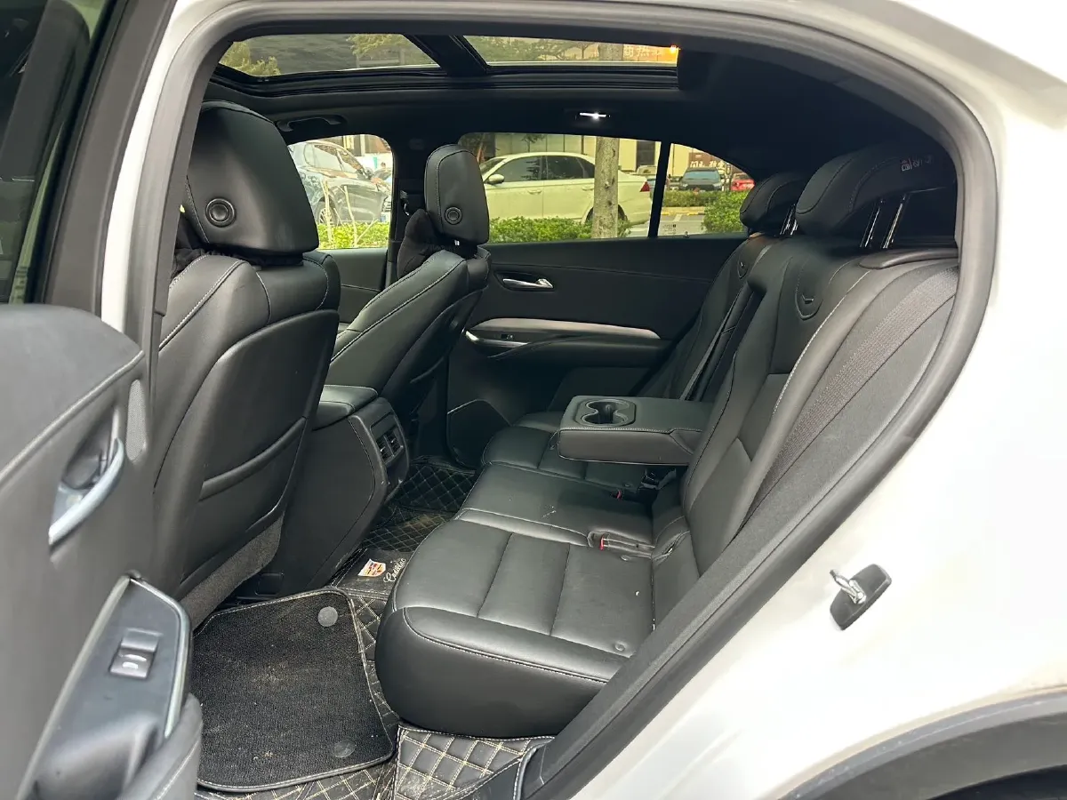 2022 Cadillac XT4 2.0T 237HP L4 9AT,autocango,china used car exporter,china ev exporter,chinese used car exporter,chinese used ev exporter