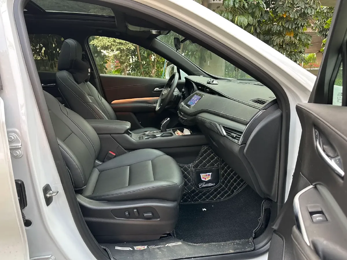 2022 Cadillac XT4 2.0T 237HP L4 9AT,autocango,china used car exporter,china ev exporter,chinese used car exporter,chinese used ev exporter