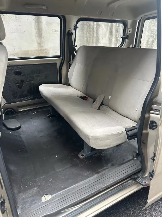 2021 WuLing RongGuang S 1.2L 76HP L4 5MT,autocango,china used car exporter,china ev exporter,chinese used car exporter,chinese used ev exporter