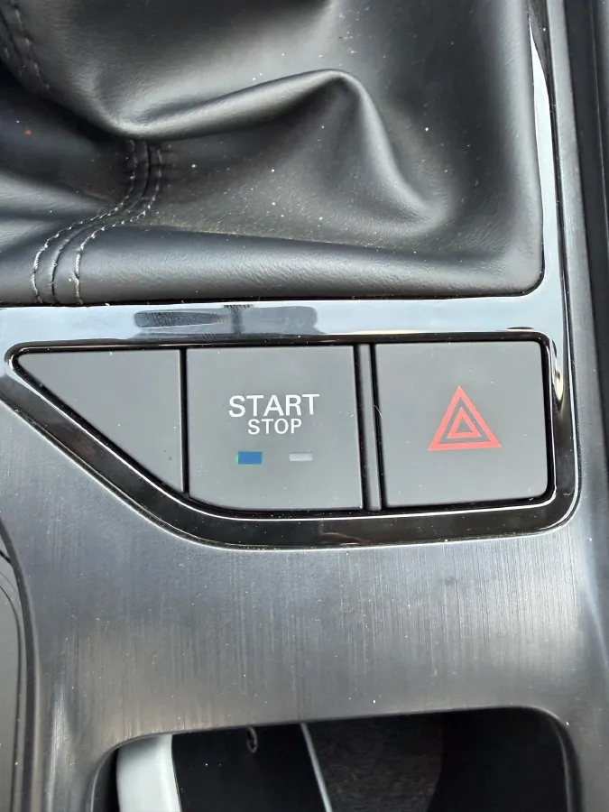 2026 Roewe i5 1.5L 129HP L4 5MT,autocango,china used car exporter,china ev exporter,chinese used car exporter,chinese used ev exporter