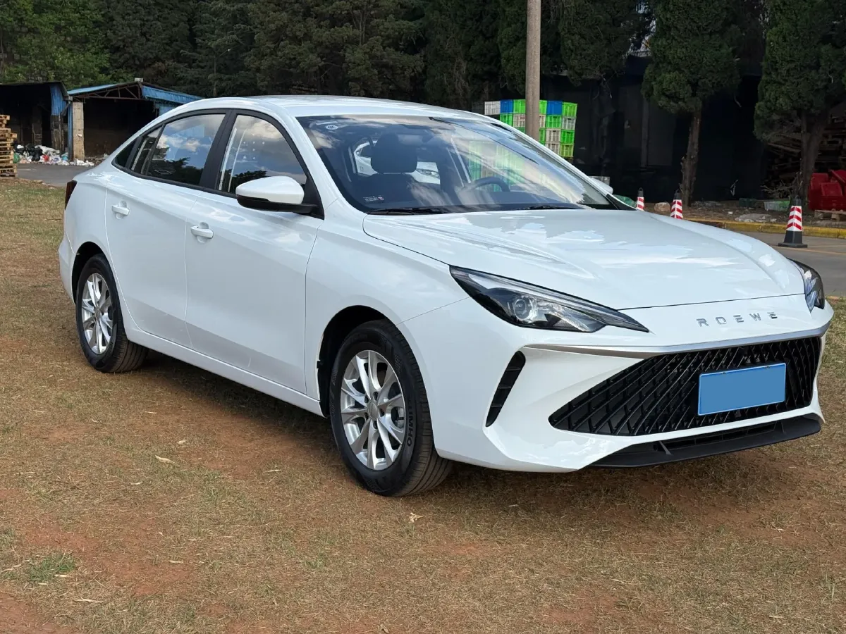 2026 Roewe i5 1.5L 129HP L4 5MT,autocango,china used car exporter,china ev exporter,chinese used car exporter,chinese used ev exporter