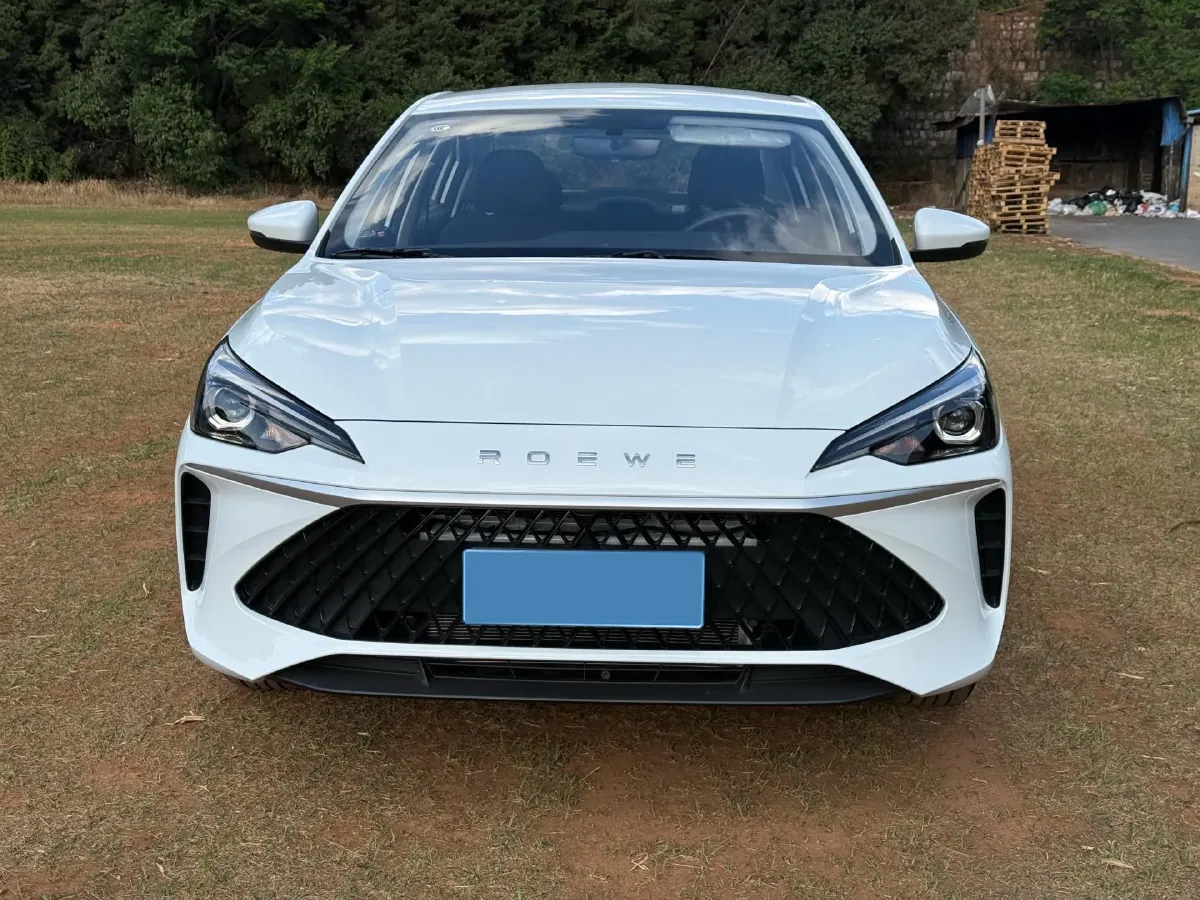 2026 Roewe i5 1.5L 129HP L4 5MT,autocango,china used car exporter,china ev exporter,chinese used car exporter,chinese used ev exporter