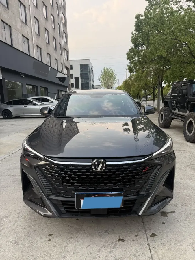 2025 ChangAn X5 PLUS 1.5T 188HP L4 7DCT,autocango,china used car exporter,china ev exporter,chinese used car exporter,chinese used ev exporter
