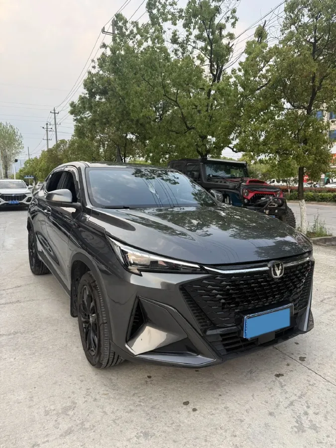2025 ChangAn X5 PLUS 1.5T 188HP L4 7DCT,autocango,china used car exporter,china ev exporter,chinese used car exporter,chinese used ev exporter