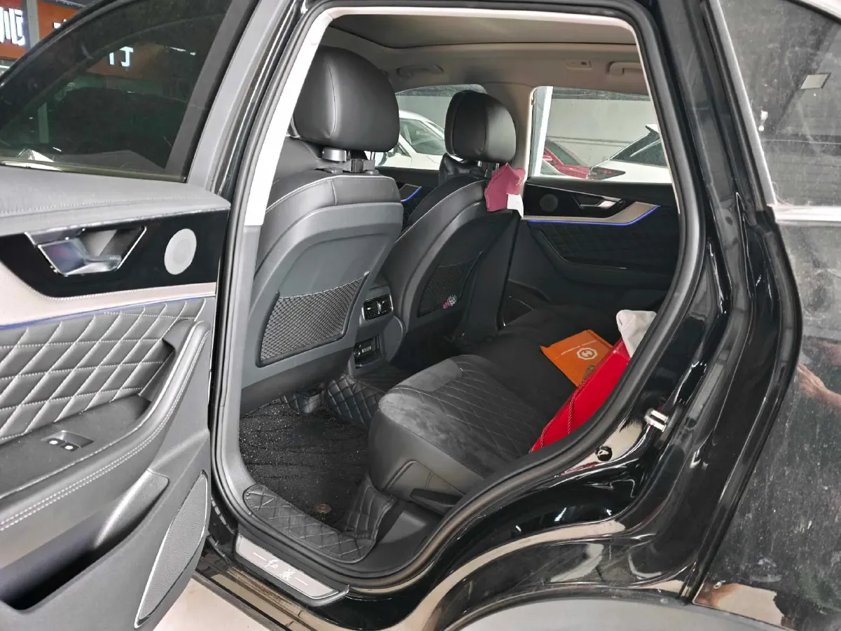 2022 HongQi HS5 2.0T 224HP L4 6AT,autocango,china used car exporter,china ev exporter,chinese used car exporter,chinese used ev exporter