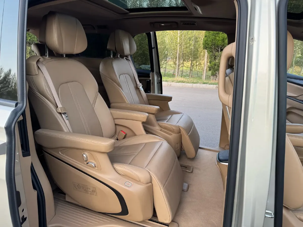 2021 Buick GL8 2.0T 237HP L4 9AT,autocango,china used car exporter,china ev exporter,chinese used car exporter,chinese used ev exporter