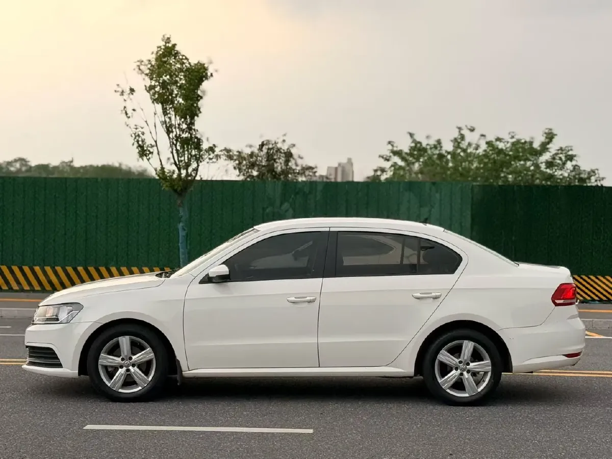2017 Volkswagen Lavida 1.6L 110HP L4 6AT,autocango,china used car exporter,china ev exporter,chinese used car exporter,chinese used ev exporter