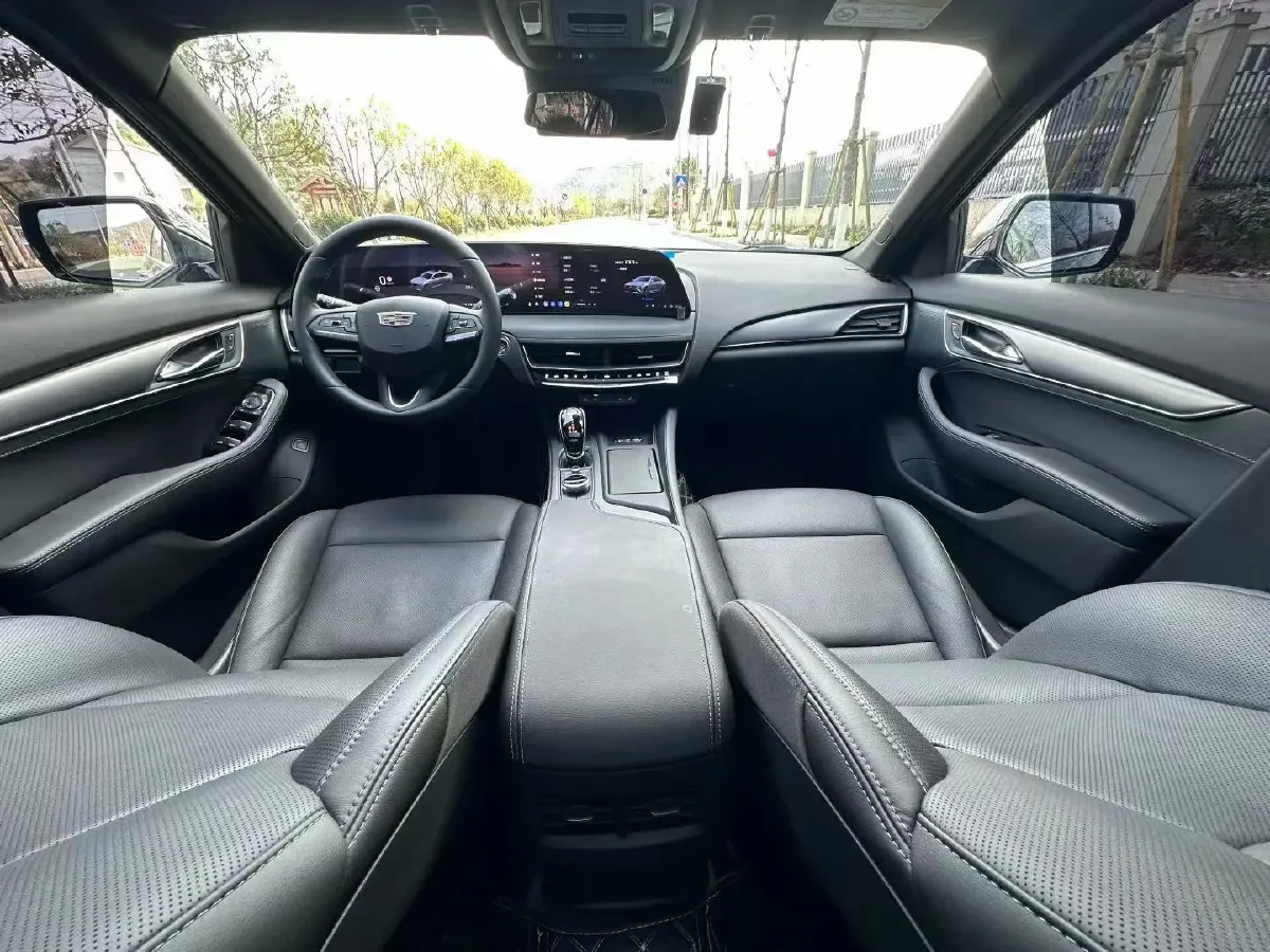 2024 Cadillac CT5 2.0T 237HP L4 10AT,autocango,china used car exporter,china ev exporter,chinese used car exporter,chinese used ev exporter
