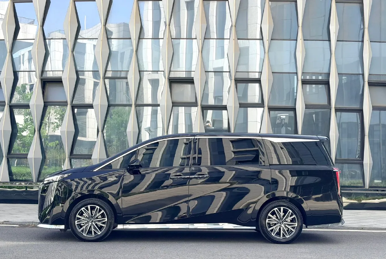 2024 GAC Trumpchi M8 2.0T 252HP L4 8AT,autocango,china used car exporter,china ev exporter,chinese used car exporter,chinese used ev exporter