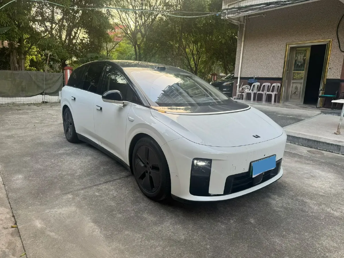 2025 Li i8 BEV,autocango,china used car exporter,china ev exporter,chinese used car exporter,chinese used ev exporter