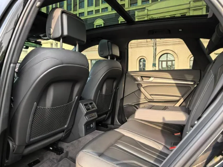 2023 Audi Q5L 2.0T 190HP L4 7DCT,autocango,china used car exporter,china ev exporter,chinese used car exporter,chinese used ev exporter