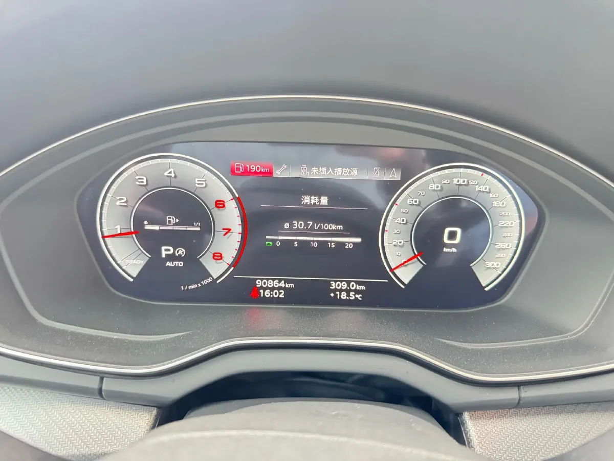 2022 Audi Q5L 2.0T 190HP L4 7DCT,autocango,china used car exporter,china ev exporter,chinese used car exporter,chinese used ev exporter