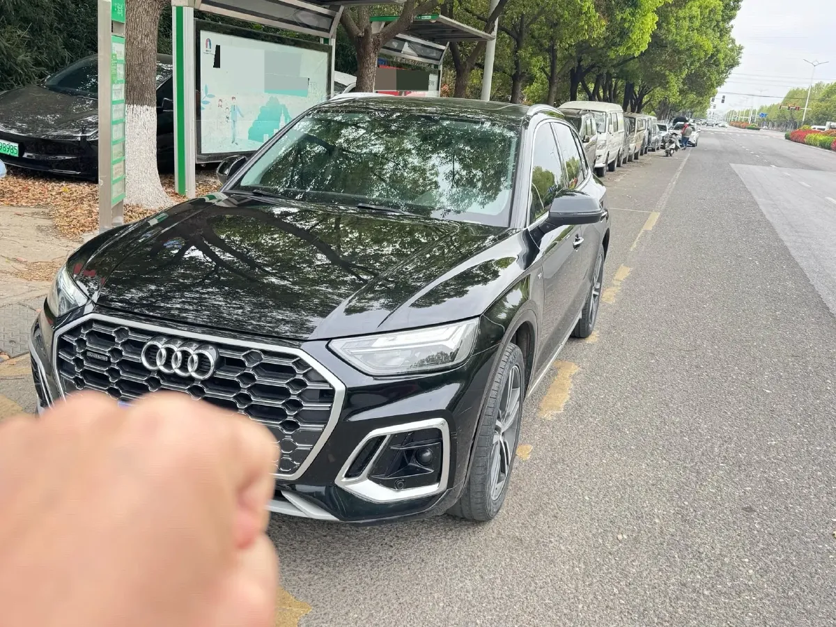 2022 Audi Q5L 2.0T 190HP L4 7DCT,autocango,china used car exporter,china ev exporter,chinese used car exporter,chinese used ev exporter