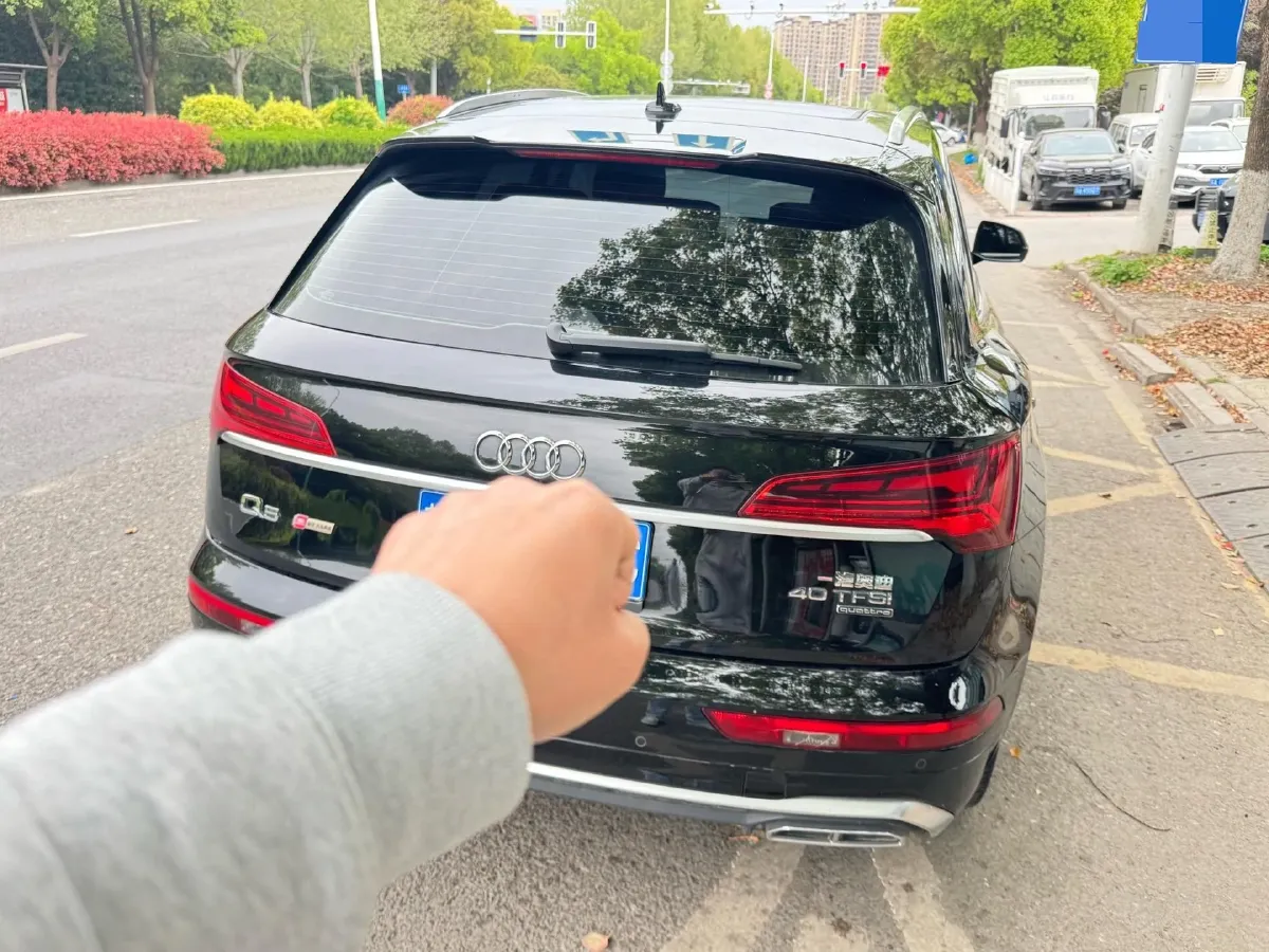 2022 Audi Q5L 2.0T 190HP L4 7DCT,autocango,china used car exporter,china ev exporter,chinese used car exporter,chinese used ev exporter