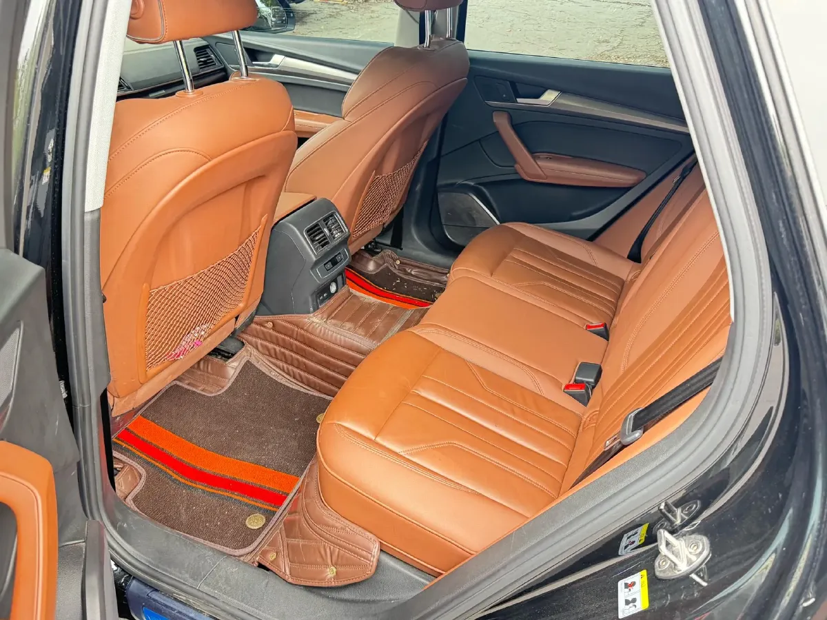 2022 Audi Q5L 2.0T 190HP L4 7DCT,autocango,china used car exporter,china ev exporter,chinese used car exporter,chinese used ev exporter