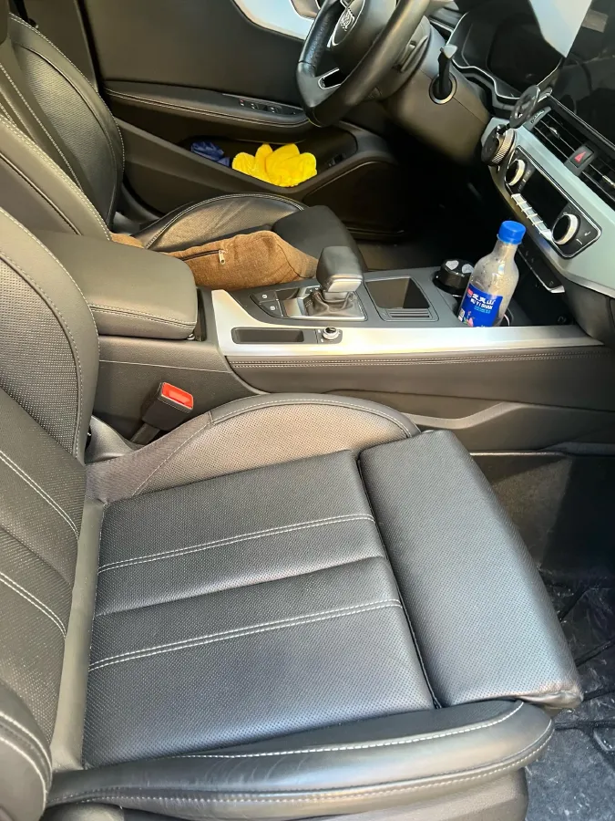 2022 Audi A4L 2.0T 190HP L4 7DCT,autocango,china used car exporter,china ev exporter,chinese used car exporter,chinese used ev exporter