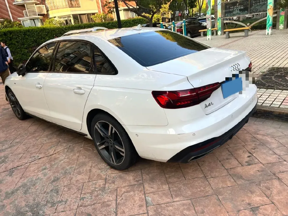 2022 Audi A4L 2.0T 190HP L4 7DCT,autocango,china used car exporter,china ev exporter,chinese used car exporter,chinese used ev exporter