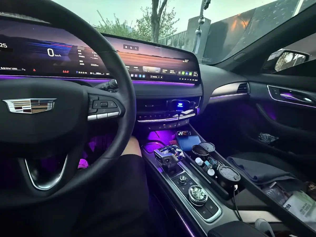 2025 Cadillac CT5 2.0T 237HP L4 10AT,autocango,china used car exporter,china ev exporter,chinese used car exporter,chinese used ev exporter