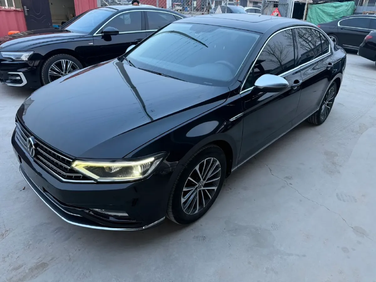 2020 Volkswagen Magotan 2.0T 186HP L4 7DCT,autocango,china used car exporter,china ev exporter,chinese used car exporter,chinese used ev exporter