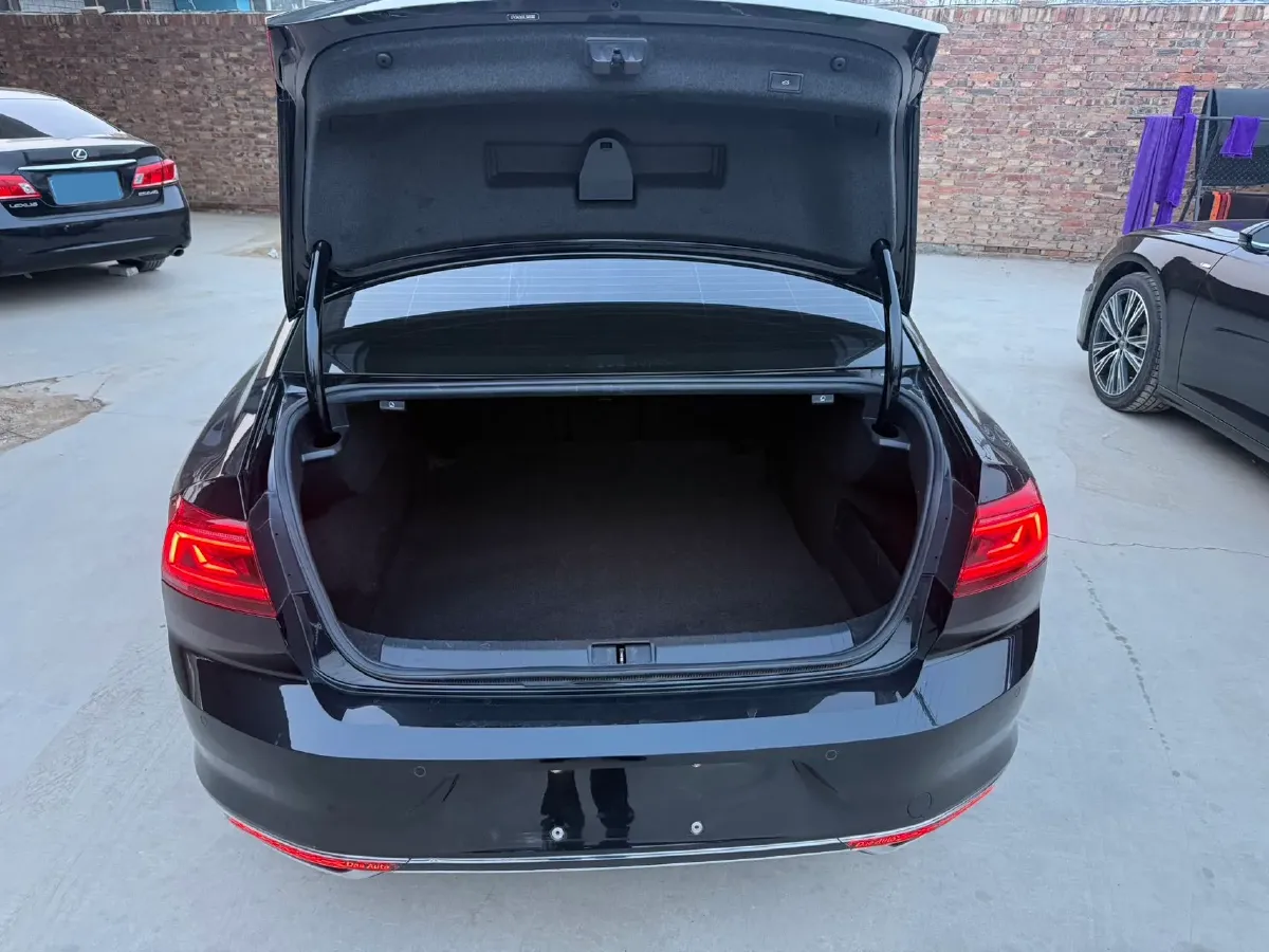 2020 Volkswagen Magotan 2.0T 186HP L4 7DCT,autocango,china used car exporter,china ev exporter,chinese used car exporter,chinese used ev exporter