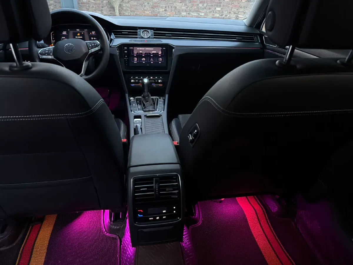 2020 Volkswagen Magotan 2.0T 186HP L4 7DCT,autocango,china used car exporter,china ev exporter,chinese used car exporter,chinese used ev exporter