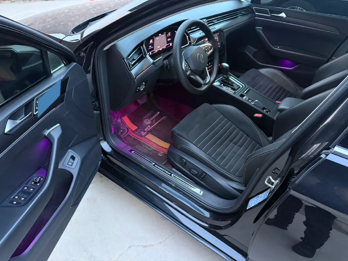 2020 Volkswagen Magotan 2.0T 186HP L4 7DCT,autocango,china used car exporter,china ev exporter,chinese used car exporter,chinese used ev exporter