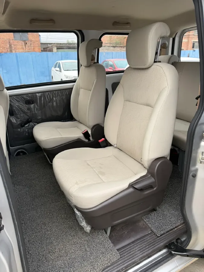 2019 WuLing RongGuang V 1.5L 99HP L4 6MT,autocango,china used car exporter,china ev exporter,chinese used car exporter,chinese used ev exporter