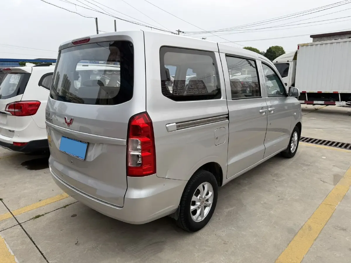 2019 WuLing RongGuang V 1.5L 99HP L4 6MT,autocango,china used car exporter,china ev exporter,chinese used car exporter,chinese used ev exporter