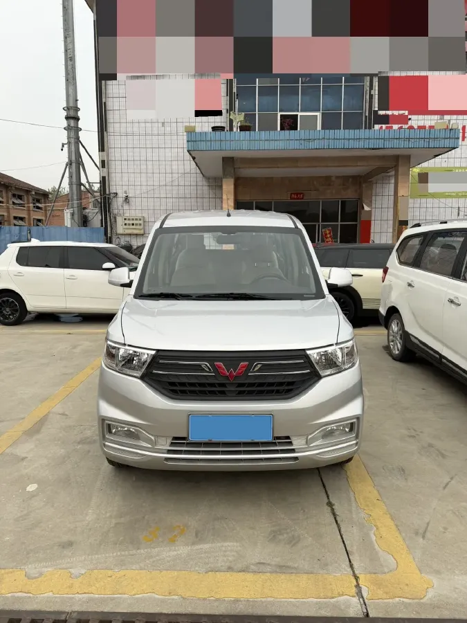 2019 WuLing RongGuang V 1.5L 99HP L4 6MT,autocango,china used car exporter,china ev exporter,chinese used car exporter,chinese used ev exporter