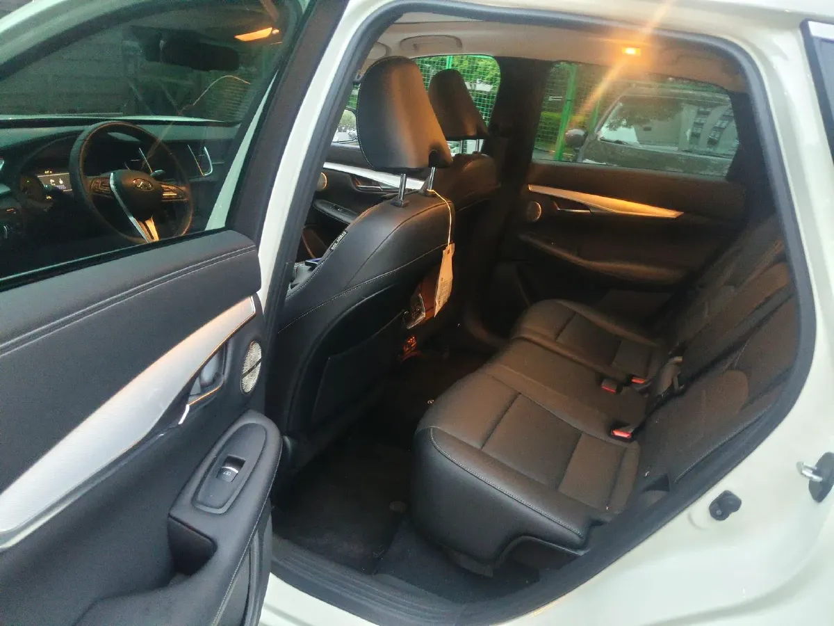 2018 Jeep Grand Commander 2.0T 265HP L4 9AT,autocango,china used car exporter,china ev exporter,chinese used car exporter,chinese used ev exporter