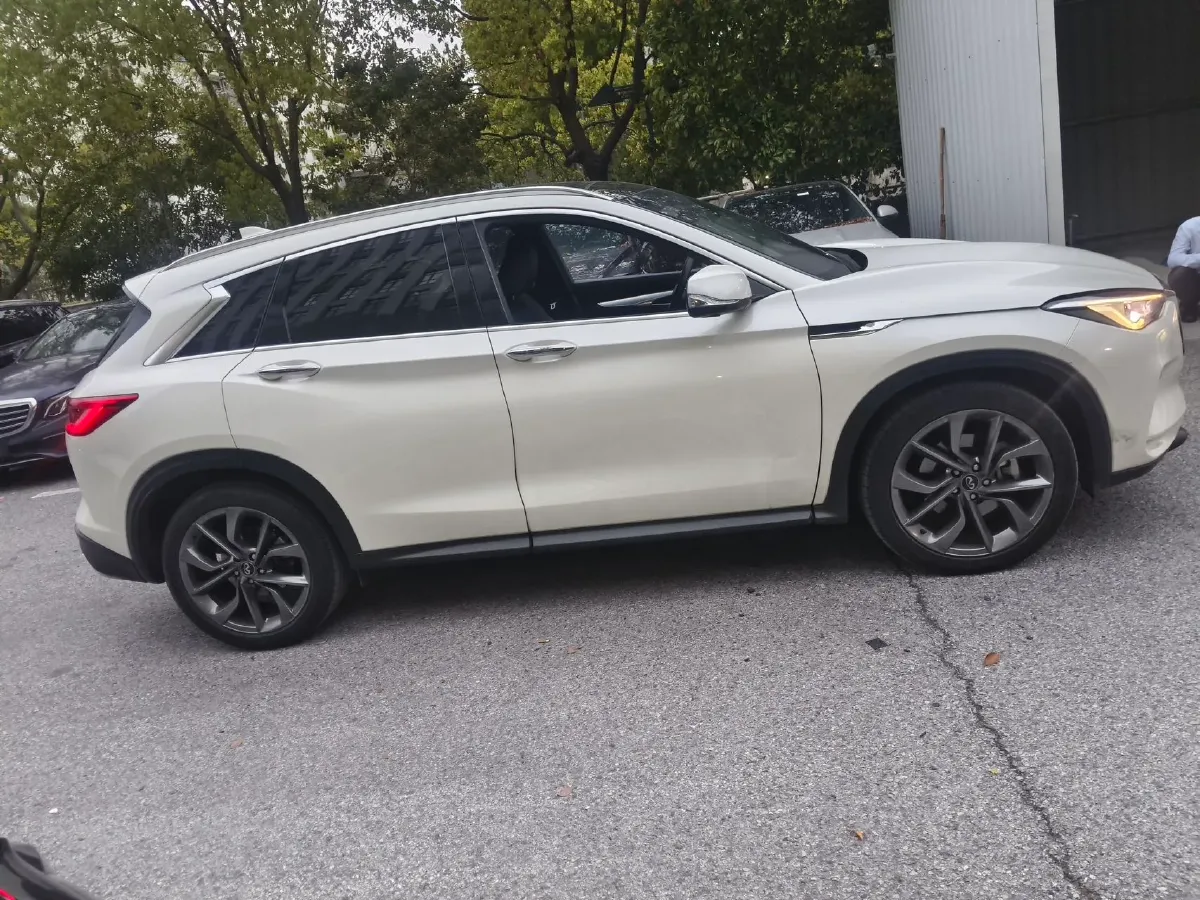 2018 Jeep Grand Commander 2.0T 265HP L4 9AT,autocango,china used car exporter,china ev exporter,chinese used car exporter,chinese used ev exporter