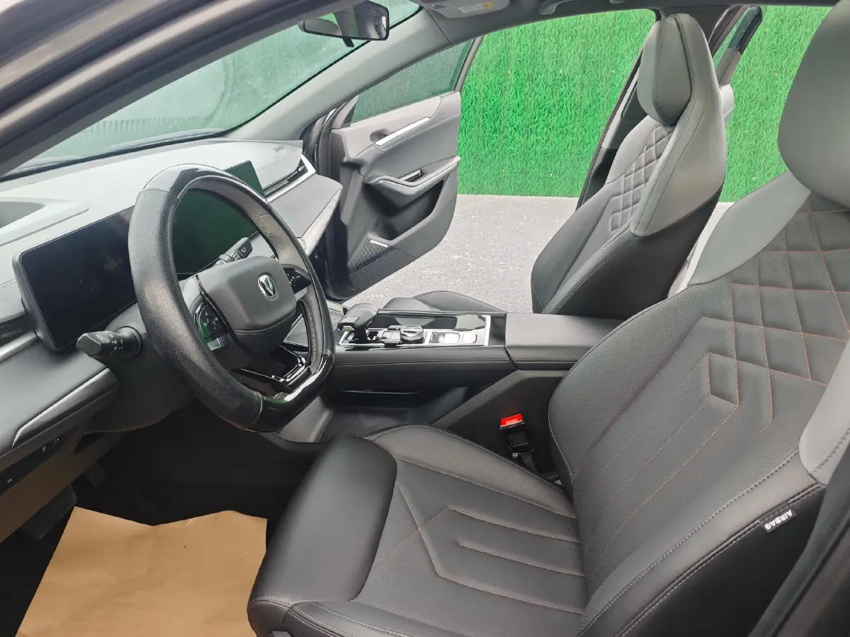 2023 ChangAn Raeton Plus 1.5T 188HP L4 7DCT,autocango,china used car exporter,china ev exporter,chinese used car exporter,chinese used ev exporter