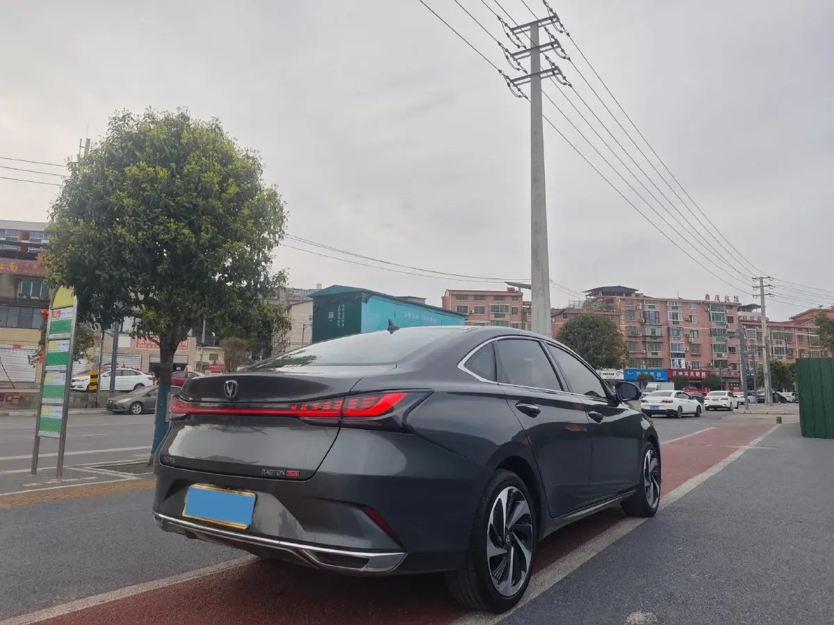 2023 ChangAn Raeton Plus 1.5T 188HP L4 7DCT,autocango,china used car exporter,china ev exporter,chinese used car exporter,chinese used ev exporter