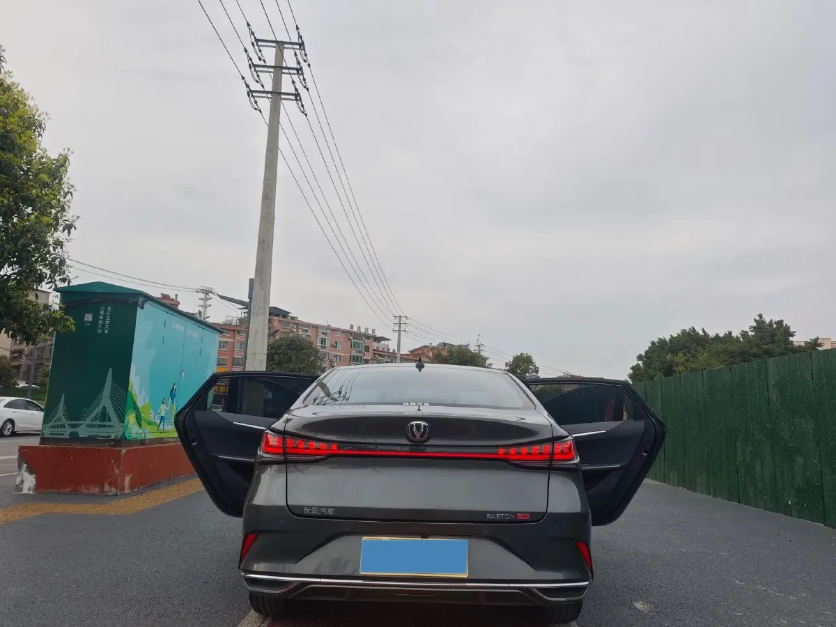 2023 ChangAn Raeton Plus 1.5T 188HP L4 7DCT,autocango,china used car exporter,china ev exporter,chinese used car exporter,chinese used ev exporter