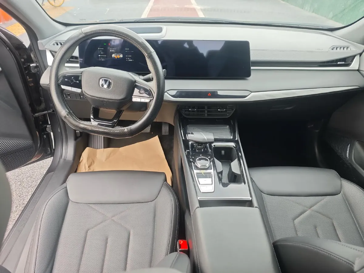 2023 ChangAn Raeton Plus 1.5T 188HP L4 7DCT,autocango,china used car exporter,china ev exporter,chinese used car exporter,chinese used ev exporter