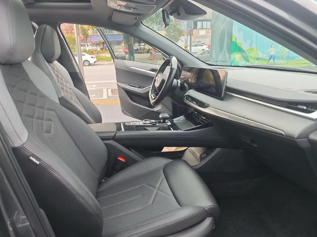 2023 ChangAn Raeton Plus 1.5T 188HP L4 7DCT,autocango,china used car exporter,china ev exporter,chinese used car exporter,chinese used ev exporter