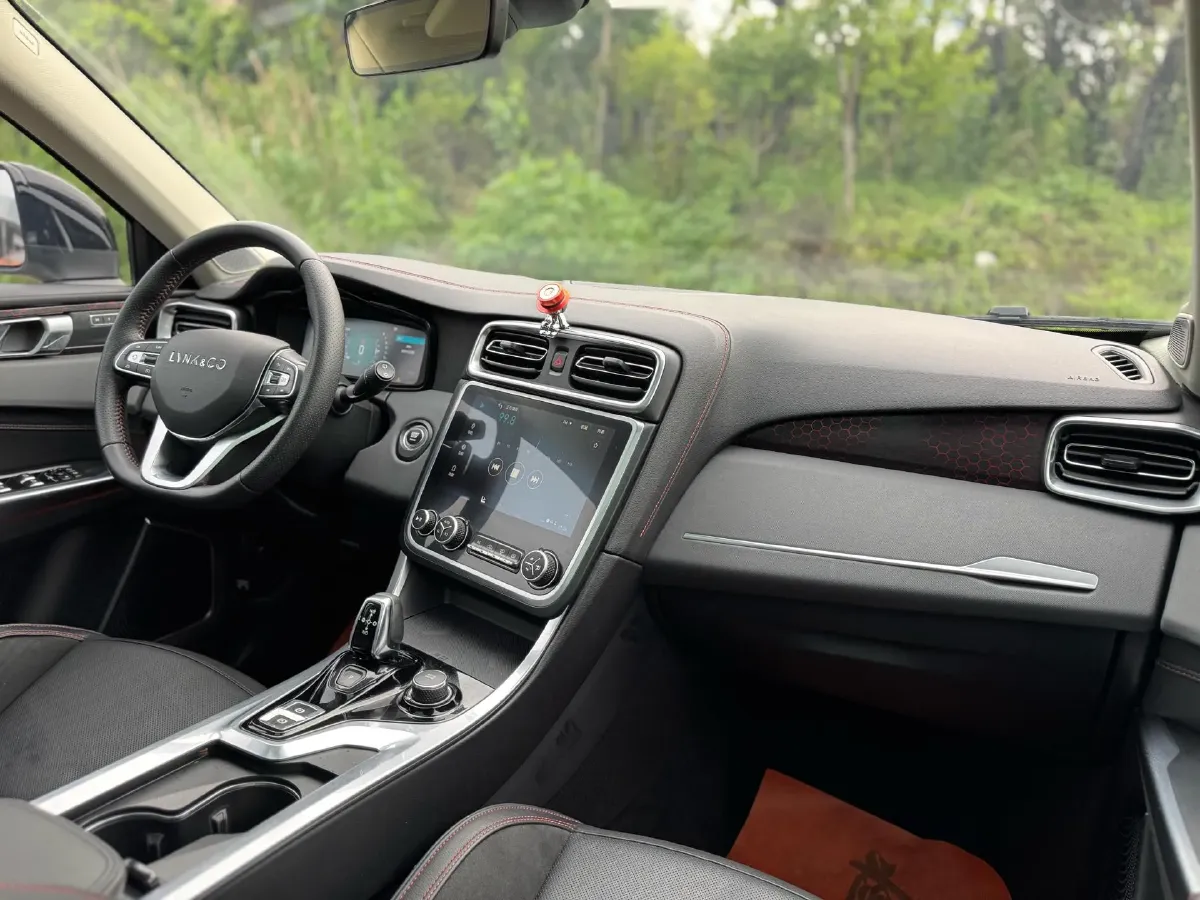 2019 LYNK&CO 01 2.0T 190HP L4 7DCT,autocango,china used car exporter,china ev exporter,chinese used car exporter,chinese used ev exporter