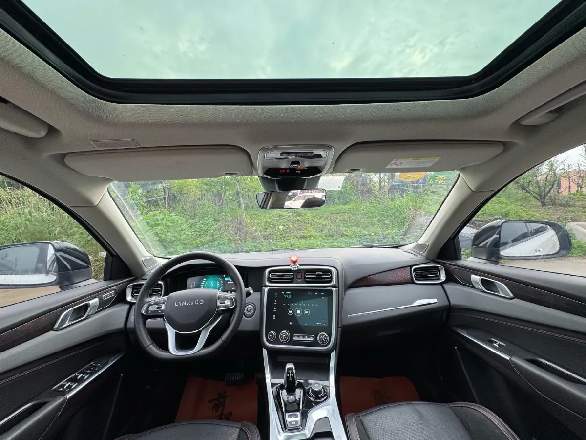 2019 LYNK&CO 01 2.0T 190HP L4 7DCT,autocango,china used car exporter,china ev exporter,chinese used car exporter,chinese used ev exporter