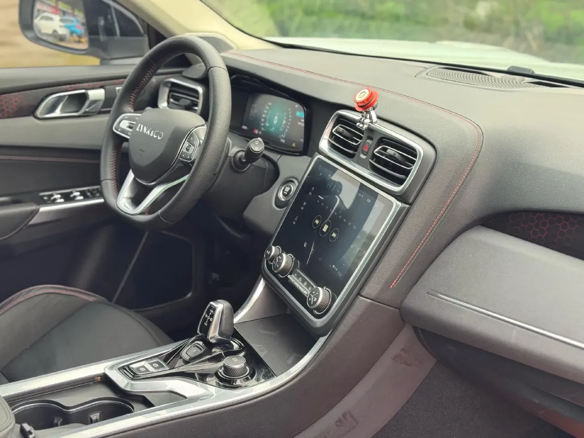 2019 LYNK&CO 01 2.0T 190HP L4 7DCT,autocango,china used car exporter,china ev exporter,chinese used car exporter,chinese used ev exporter